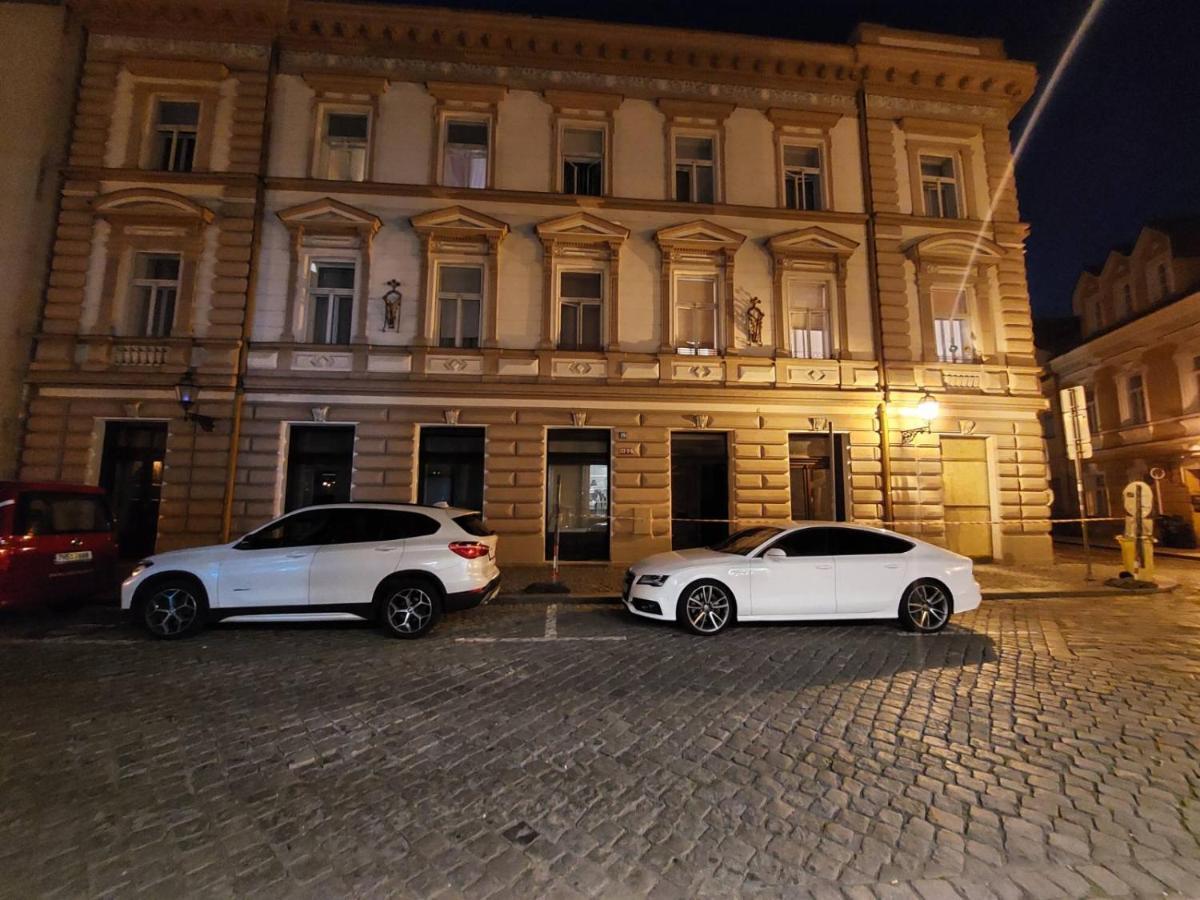 Byt 2+Kk Na Velkem Namesti Hradec Králové Екстериор снимка